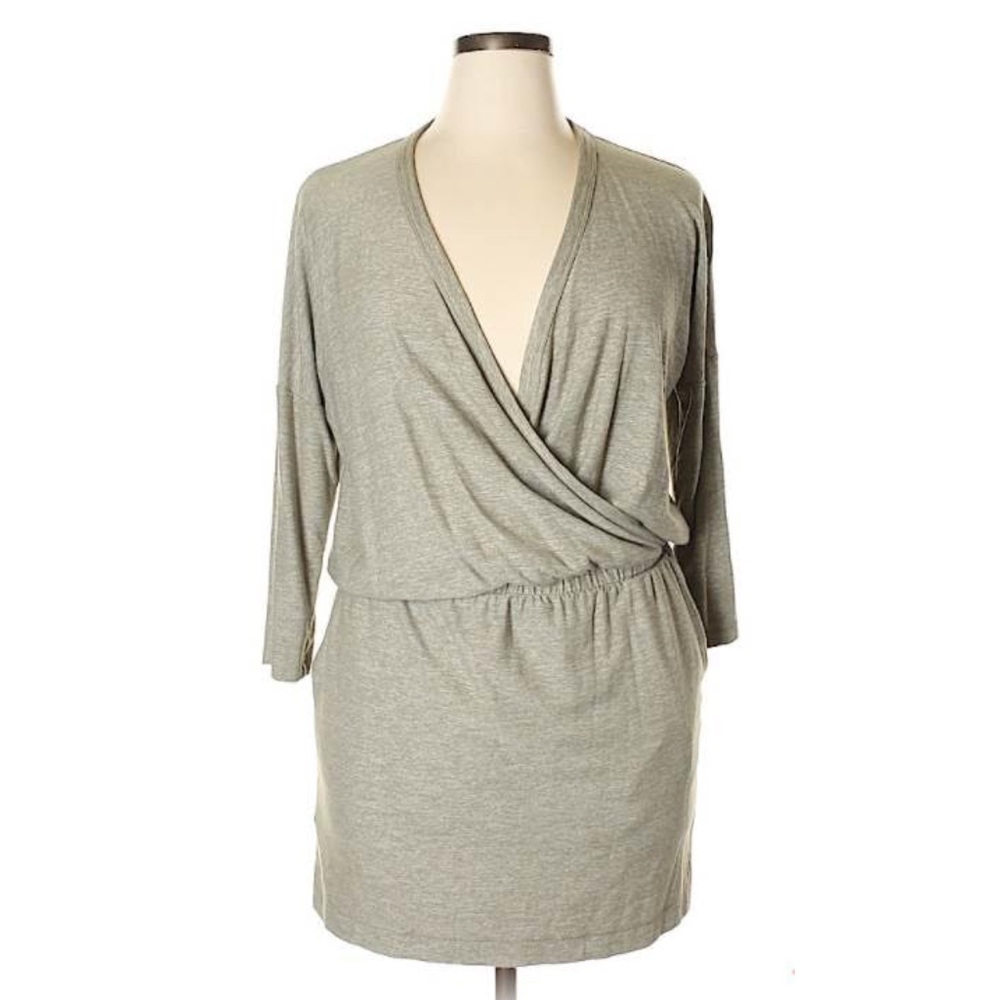 Green v neck long sleeve sweater dress